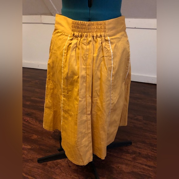 Mustard Yellow ModCloth A-Line Button Down Skirt with Pockets, M - Picture 5 of 6